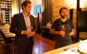 El año pasado Enrique Olvera y Rodger Federer cocinaron juntos
