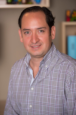 Rogelio Cuevas, Fundador de Centraal
