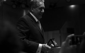 René Avilés Fabila