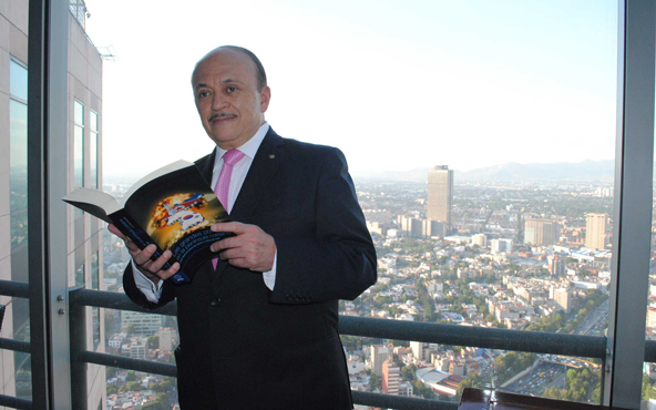 El embajador de México Eduardo Roldán
