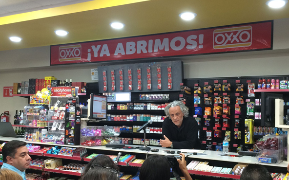 Gabriel Orozco presenta OROXXO