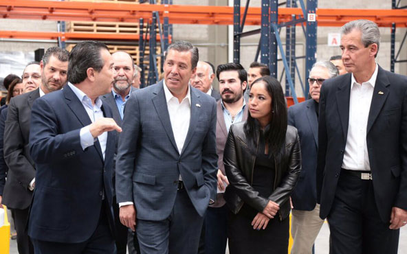 El Gobernador de Guanajuato, Miguel Márquez Márquez y el Presidente del Consejo de Administración de SuKarne, Jesús Vizcarra Calderón inauguraron el Centro de Distribución y Punto de Venta de Pieles de SuKarne 