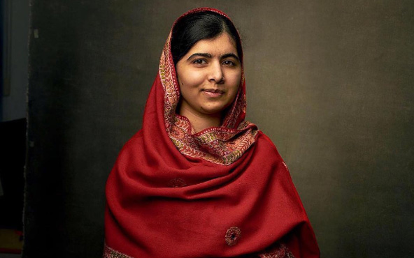 Malala es conocida por su activismo a favor de los derechos civiles, especialmente de los derechos de las mujeres en el valle del río Swat, en la provincia de Khyber Pakhtunkhwa del noroeste de Pakistán, donde el régimen talibán ha prohibido la asistencia a la escuela de las niñas