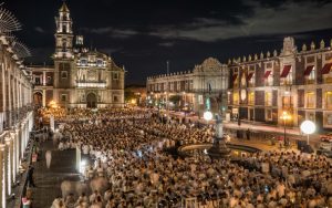 Le Dîner en Blanc en la Plaza de Santo Domingo