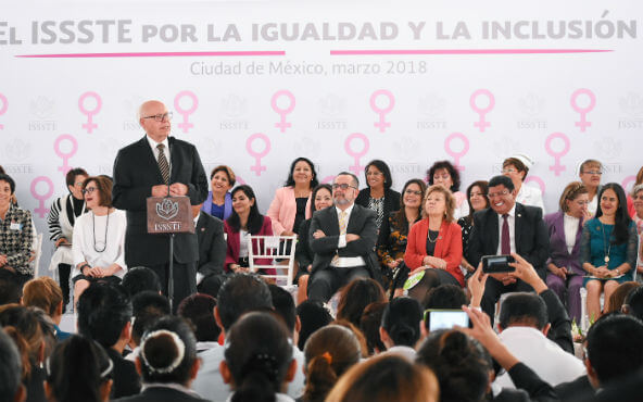 El Secretario de Salud, José Narro Robles