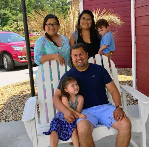 Abel Quezada y su familia